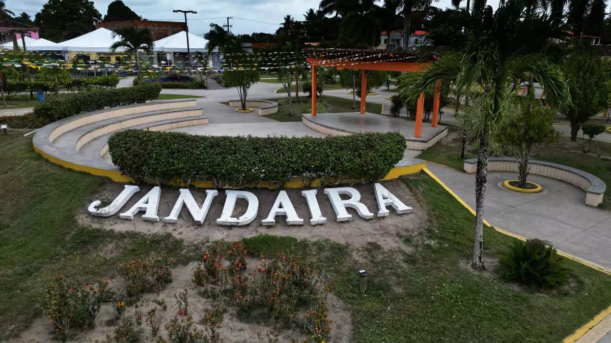 município de Jandaíra foi beneficiado com a entrega de pavimentação de trecho da BA-396, orçada em R$ 8,3 milhões, no trecho que