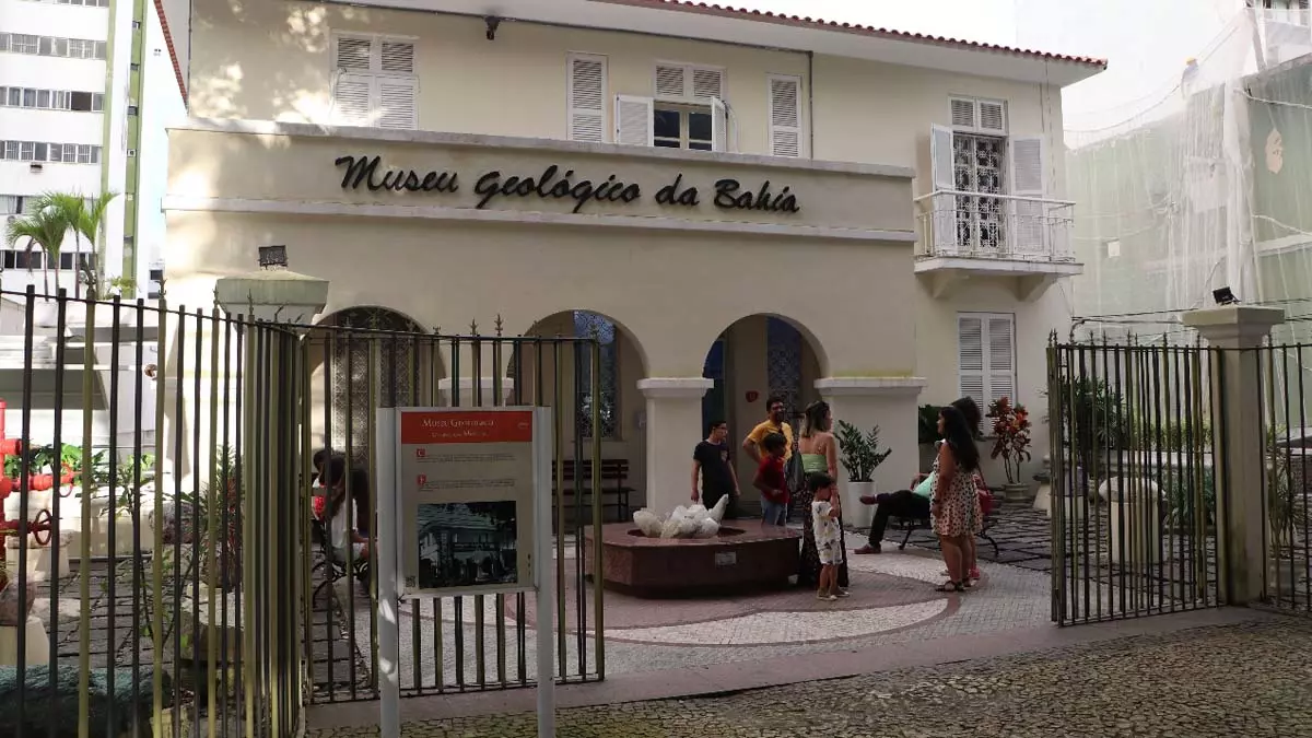 na quarta-feira (20), alguns mercados estaduais, administrados pela Secretaria de Desenvolvimento Econômico (SDE), terão