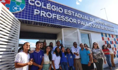 Depois de inaugurar a ampliação do Hospital Regional de Juazeiro e o Núcleo Regional de Saúde, nesta segunda-feira (18),