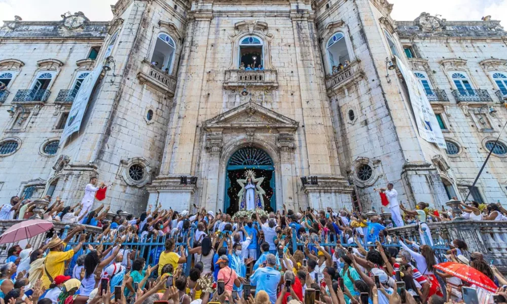 Por conta da Festa de Nossa Senhora da Conceição, padroeira da Bahia, neste domingo (8), no Comércio, ocorrerá alteração no itinerário