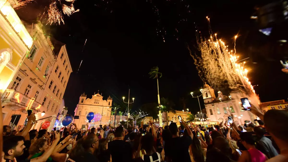 O Centro Histórico de Salvador voltou a ser palco de uma programação natalina especial, na noite desta segunda-feira (9),