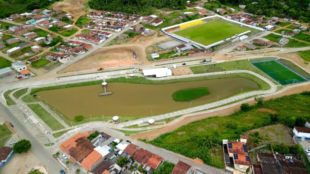 Os moradores de Nova Ibiá comemoram a chegada de novos sistemas de abastecimento de água tratada, que representam uma
