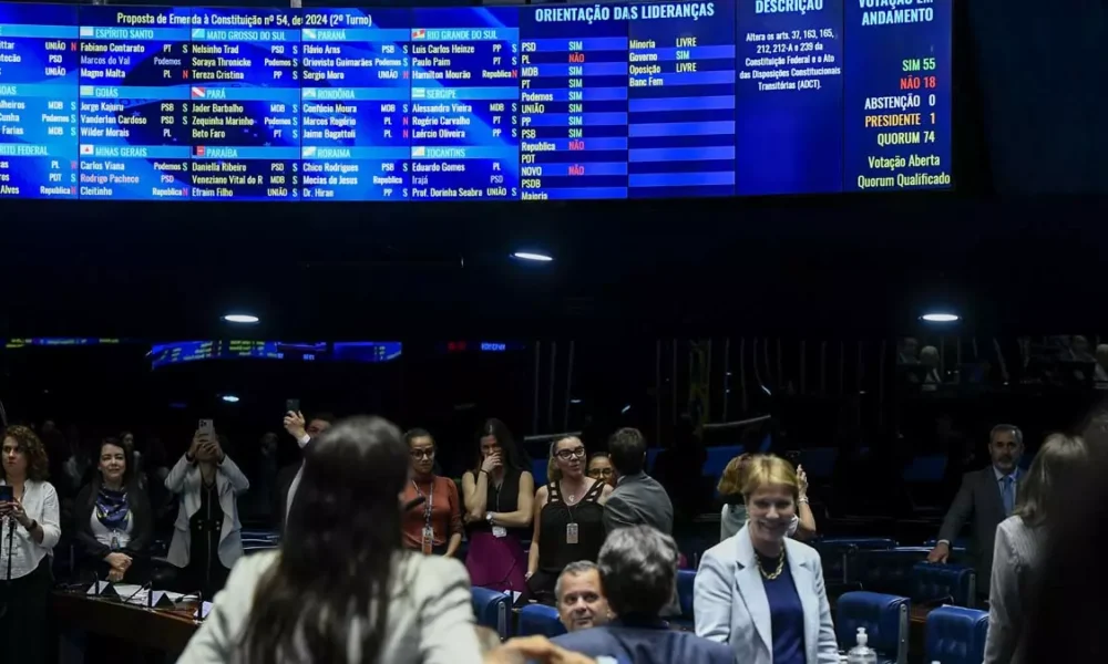 O Senado aprovou nesta quinta-feira (19), em dois turnos, a proposta de emenda à Constituição (PEC) do corte de gastos.