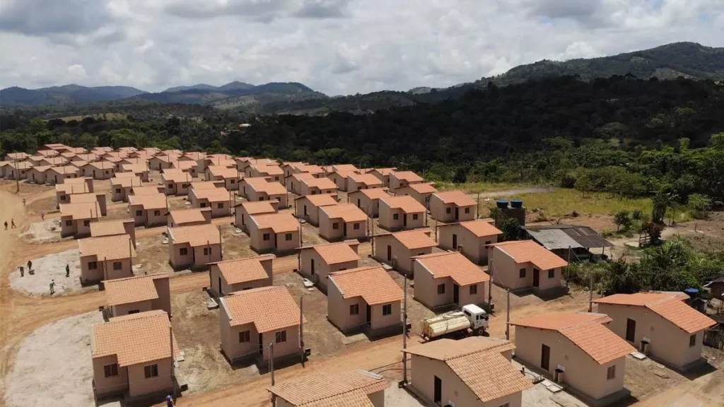 A cidade de Jiquiriçá, na região do Vale do Jiquiriçá, foi contemplada, nesta segunda-feira (23), com a entrega de 109 moradias