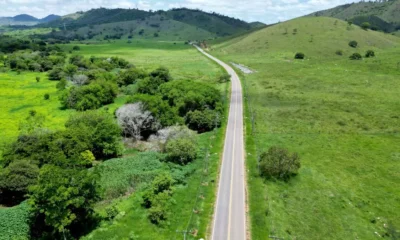 O município de Caatiba, no Médio Sudoeste, recebeu, neste sábado (30), a entrega da pavimentação da BA-646, importante trecho que