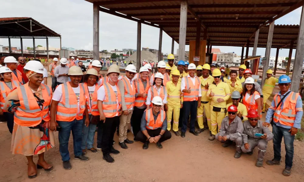 A obra do Veículo Leve sobre Trilhos (VLT) de Salvador, também conhecido como VLT do Subúrbio, iniciada em junho deste ano, foi vistoriada,