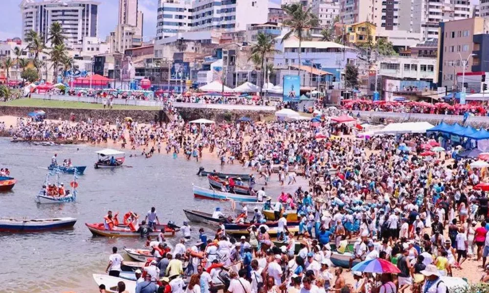 Reconhecida como patrimônio imaterial de Salvador desde 2020, a Festa de Iemanjá, realizada no dia 2 de fevereiro no bairro do Rio Vermelho,