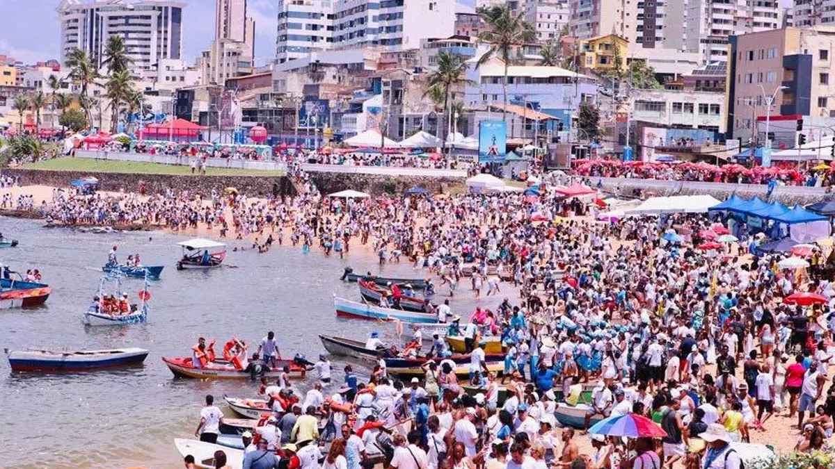 Reconhecida como patrimônio imaterial de Salvador desde 2020, a Festa de Iemanjá, realizada no dia 2 de fevereiro no bairro do Rio Vermelho,