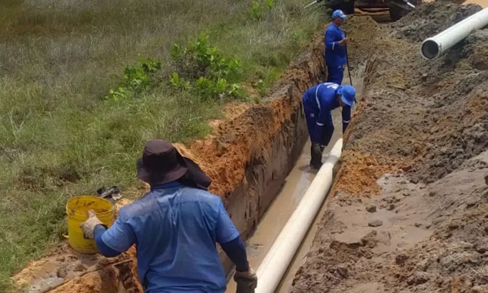 Itariri (Conde), novos trechos de rede distribuidora foram implantados, em Subaúma (Entre Rios) para melhorar o abastecimento