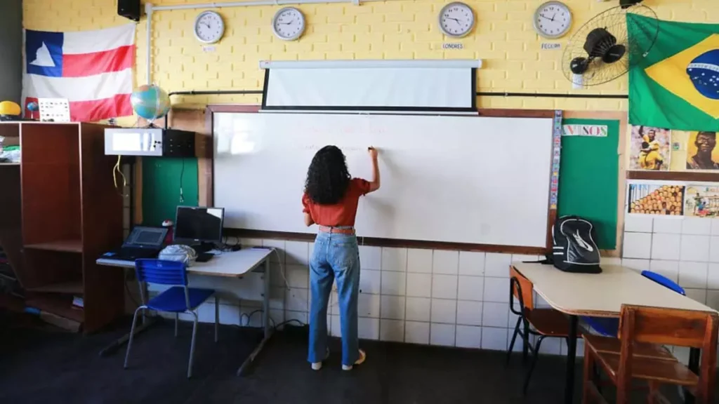 O Governo da Bahia publicou, no Diário Oficial do Estado (DOE) desta terça-feira (14), a relação dos 1.405 educadores aptos a serem nomeados