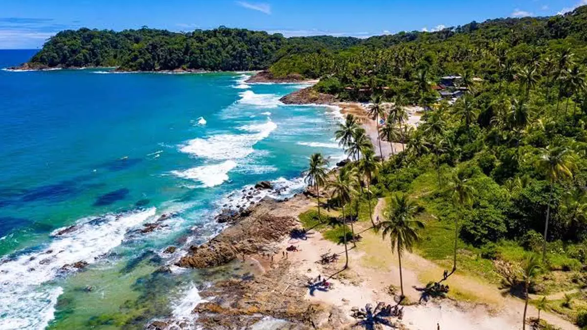 turístico de Itacaré, que ganhou mais projeção internacional, quando recebeu a visita do rei Carlos Gustavo e da rainha Sílvia, da Suécia. 