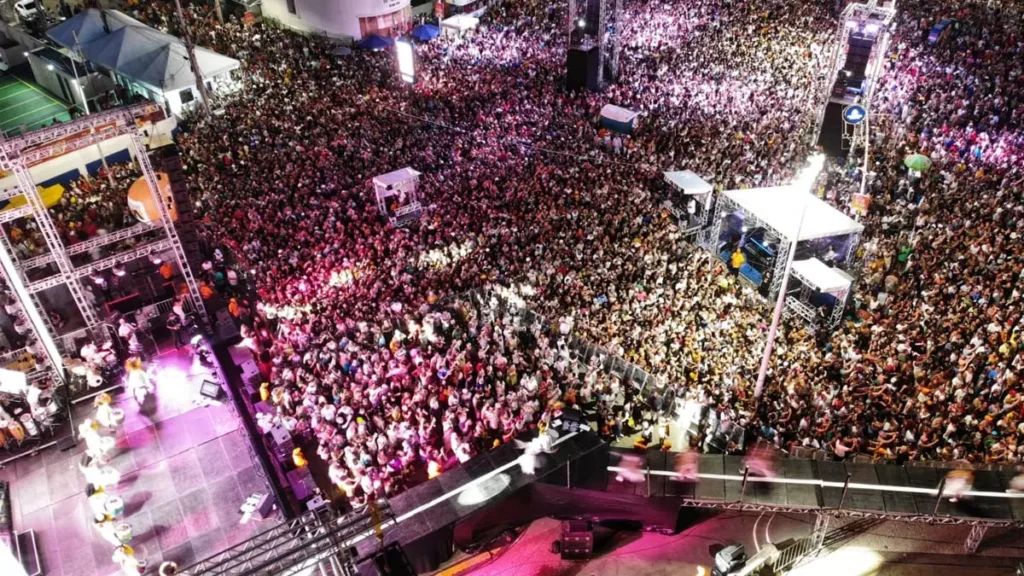 grandes nomes da música baiana e nacional. Estamos falando do projeto Pôr do Som, criado pela cantora Daniela Mercury,