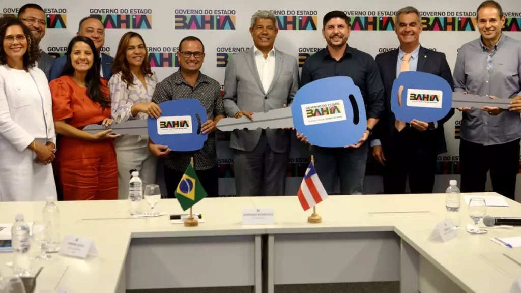 Com uma população estimada em 10,5 mil habitantes, o município de Rio do Pires, na Bacia do Paramirim, foi contemplado com uma ambulância,