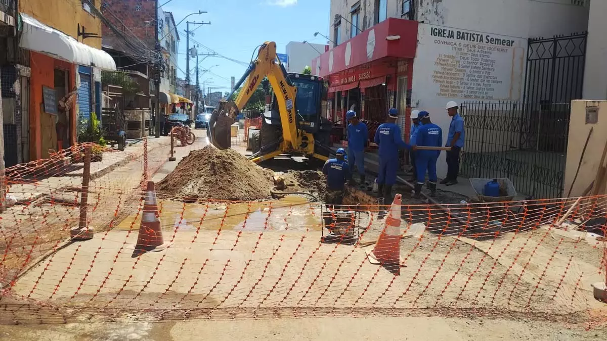 Em mais uma ação para ampliar o acesso ao esgotamento sanitário em Salvador, a Embasa iniciou, na última semana de janeiro,