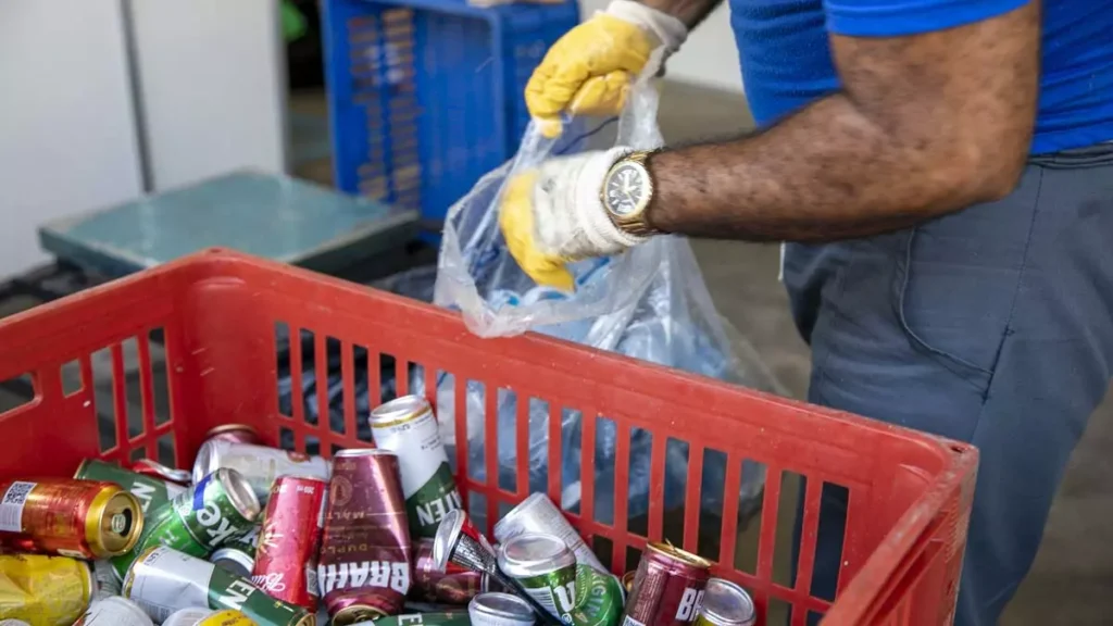 valorização dos trabalhadores da reciclagem foram reforçadas pelo Governo do Estado por meio do Ecofolia Solidária. O projeto busca