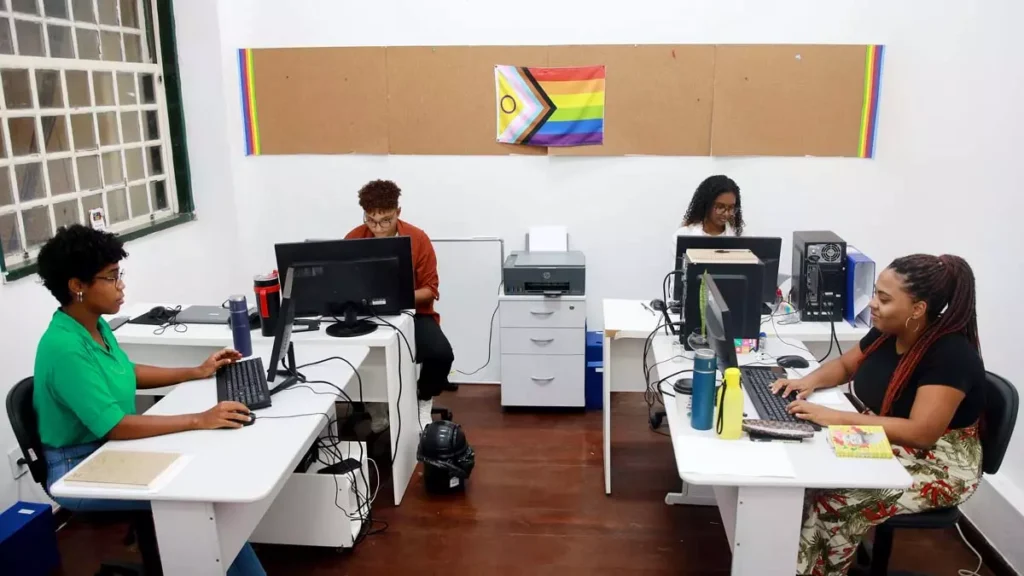 por instituições especializadas do Governo do Estado para pessoas LGBTQIAPN+, que teve o atendimento ampliado na Bahia.