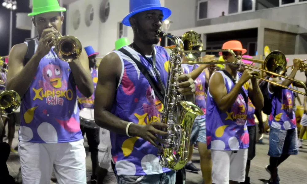 especial para famílias e para quem prefere o clima dos antigos carnavais para curtir, com as bandas de chão, blocos de sopro e de percussão. 