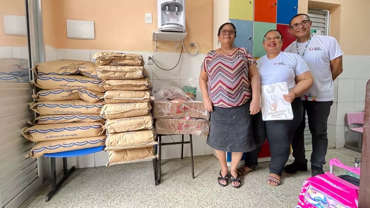 até esta segunda-feira (17) a entrega de 2.560 quilos de frango e 12 toneladas de leite integral em pó para creches comunitárias de Salvador. 