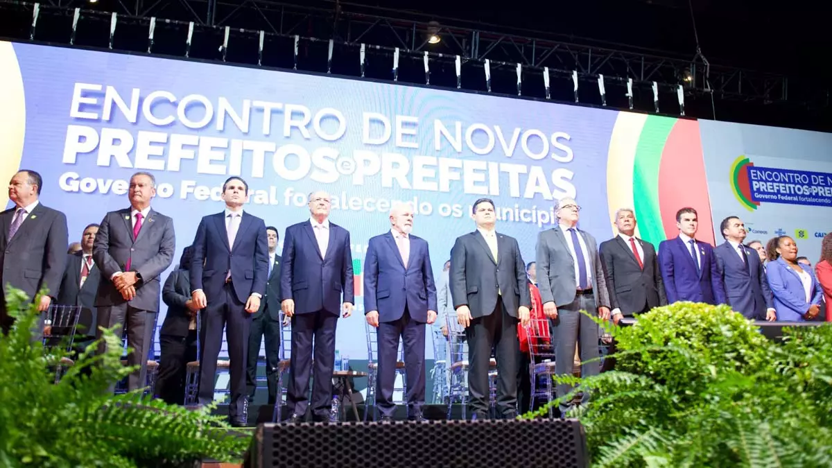 O governador Jerônimo Rodrigues participou, nesta terça-feira (11), da abertura do Encontro de Novos Prefeitos e Prefeitas,