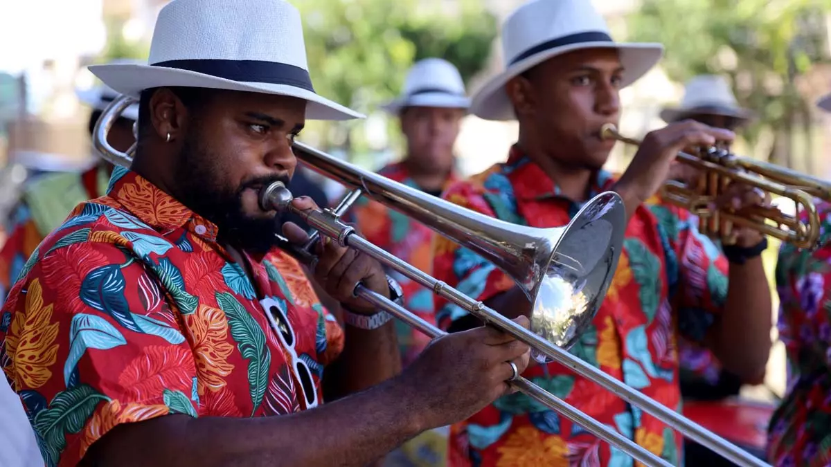 A Bahia deve receber mais de 3,5 milhões de turistas que vão injetar na nossa economia algo em torno de R$ 7 bilhões música