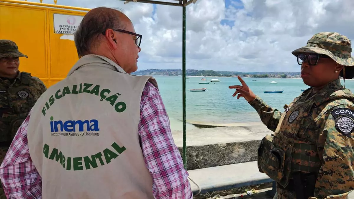 Ambiente e Recursos Hídricos (Inema) esteve na Marina do Bonfim para apurar o descarte irregular de arraias,