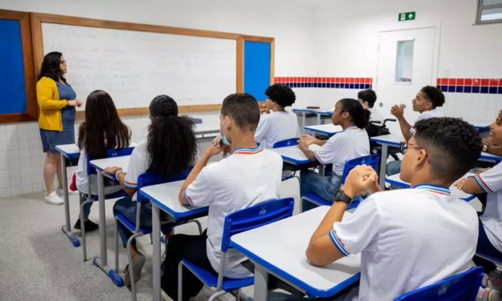 cargos temporários, em Regime Especial de Direito Administrativo (Reda), na rede estadual de ensino. A medida tem como objetivo