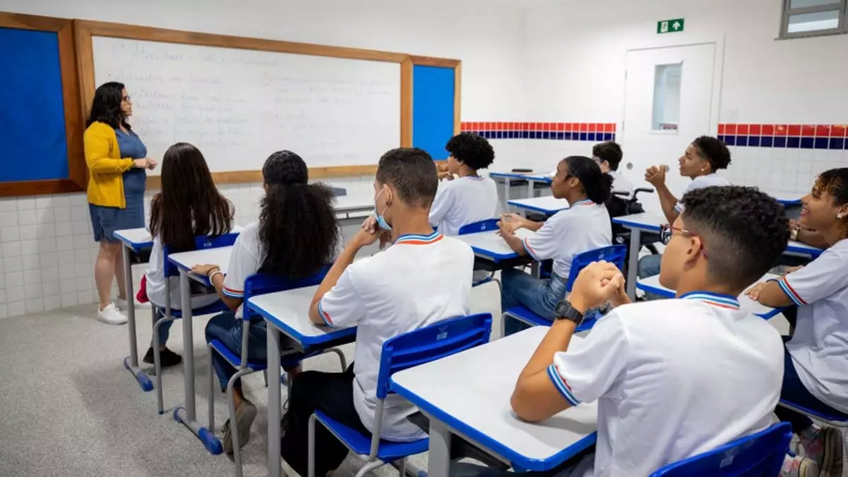 cargos temporários, em Regime Especial de Direito Administrativo (Reda), na rede estadual de ensino. A medida tem como objetivo