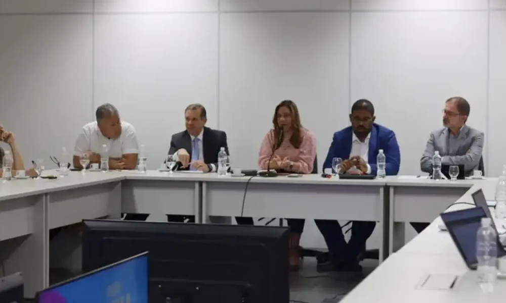 Os avanços do Pacto Bahia pela Saúde foram debatidos nesta segunda-feira (10), durante uma reunião no Centro de Operações