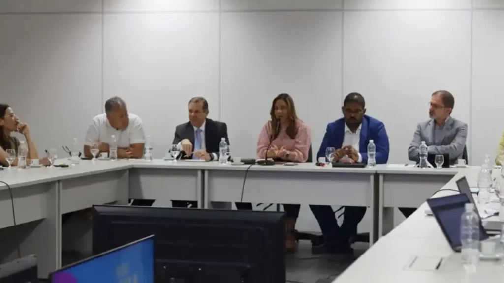 Os avanços do Pacto Bahia pela Saúde foram debatidos nesta segunda-feira (10), durante uma reunião no Centro de Operações