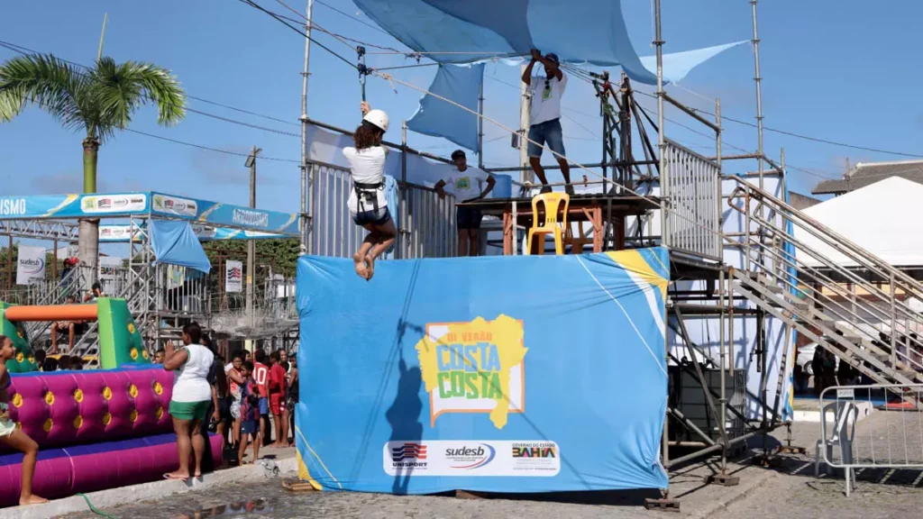 comercialização de produtos e shows gratuitos têm marcado a terceira edição do projeto ‘Verão Costa a Costa’, promovido pelo Governo do