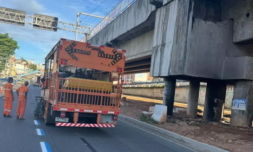 A partir desta segunda-feira (10), a primeira motofaixa da capital baiana estará em operação. O espaço destinado à circulação de