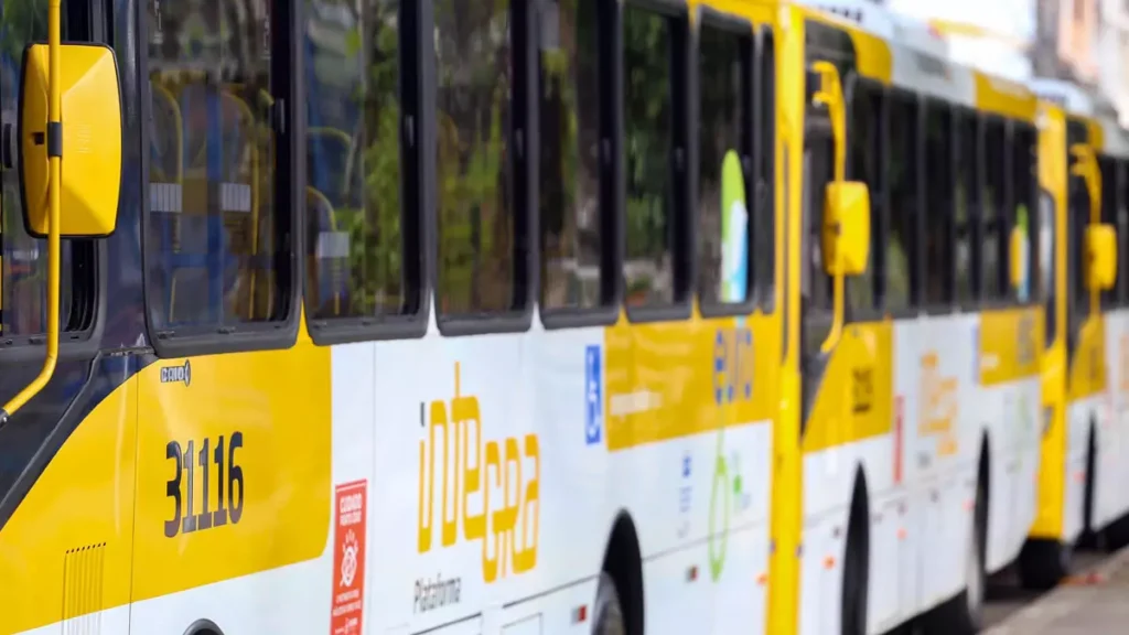 Os usuários que utilizam o transporte público em Salvador poderão contar, a partir desta sexta-feira (21) com ônibus novos e climatizados