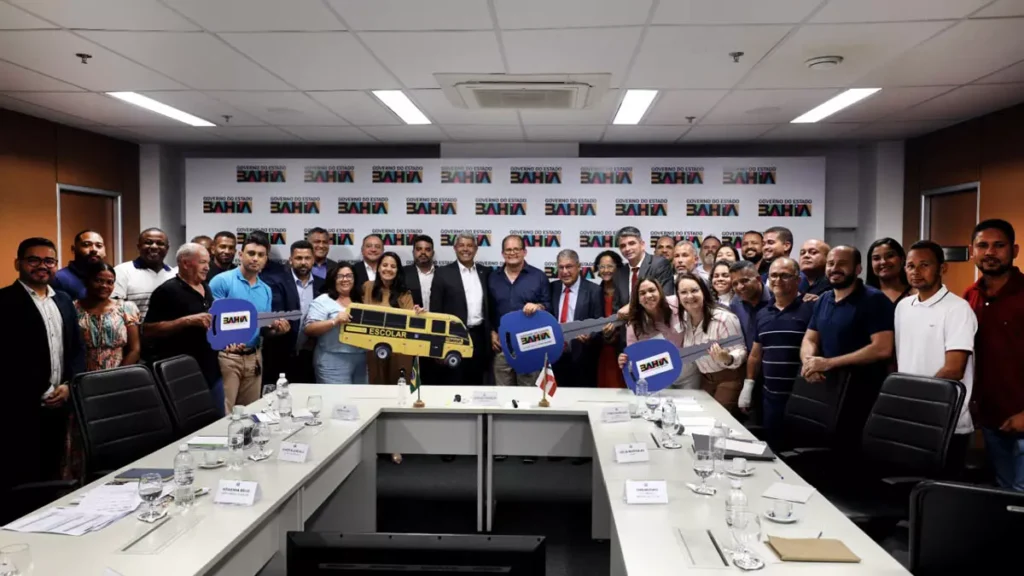 Durante encontro com representantes da prefeitura de São José da Vitória, município na região Sul da Bahia, na noite desta terça-feira