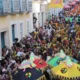 variadas. Neste ano, o Governo do Estado, por meio Secretaria de Turismo (Setur-BA), apoia entidades e festas carnavalescas em Salvador e mais