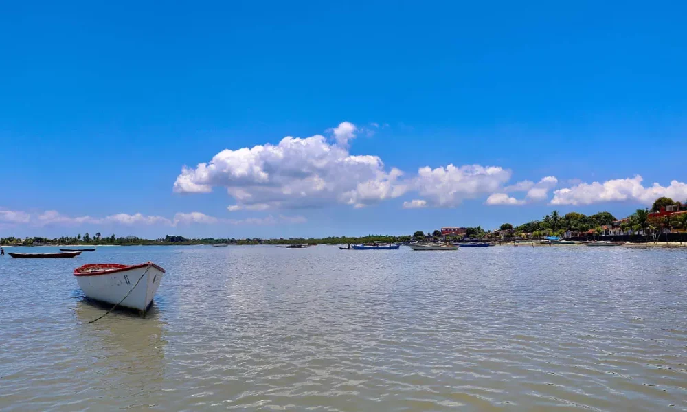 A Bahia se prepara para um final de semana com condições climáticas marcadas pelo sol e temperaturas elevadas, conforme a previsão