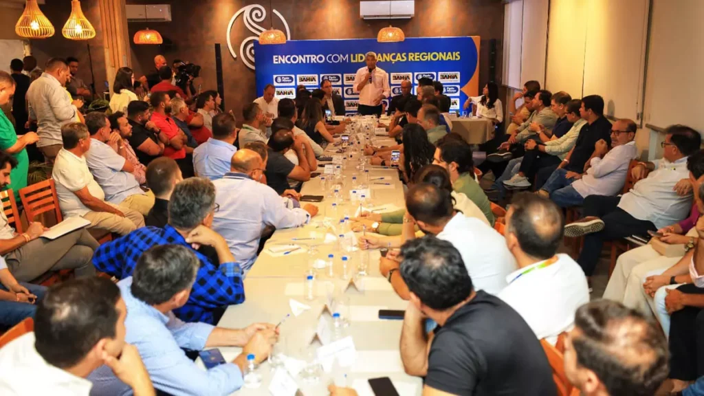 de uma reunião com representantes do setor produtivo do município. O encontro teve como objetivo discutir investimentos, oportunidades de