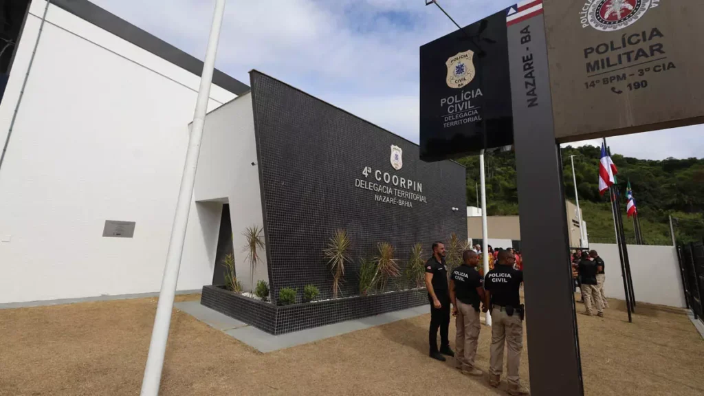 Delegacia Territorial e do 14º Pelotão da Polícia Militar da cidade de Nazaré, no Recôncavo Baiano. Ainda no local, entregou o