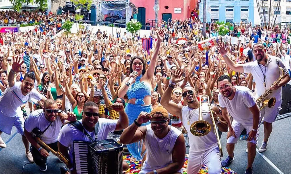 A programação de shows nos Largos do Pelourinho está agitada. Neste sábado (19), o cantor Neto Balla sobe ao palco do