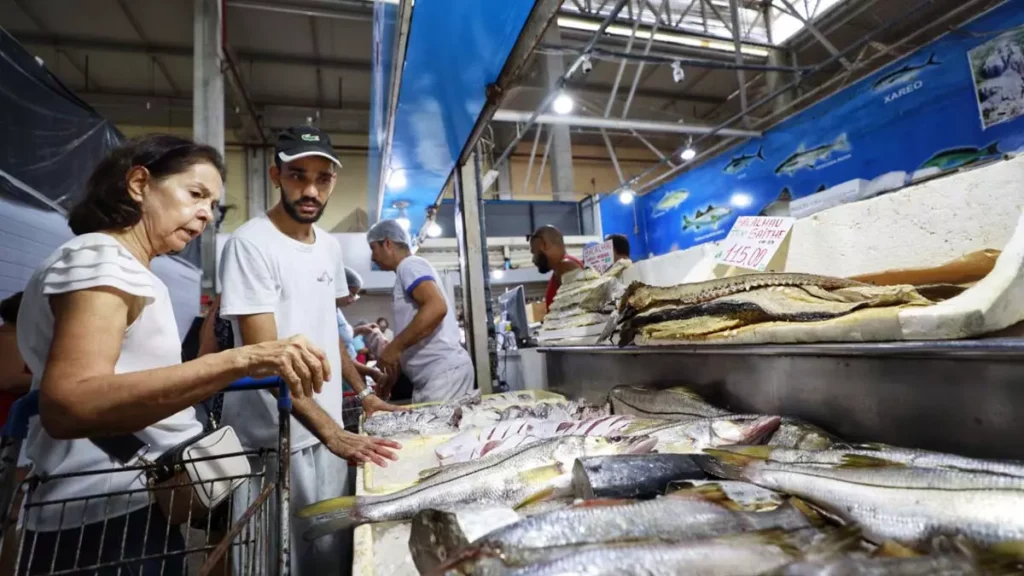 Na Semana Santa, o Mercado do Rio Vermelho, mais conhecido como Ceasinha, se torna referência para compra dos produtos para