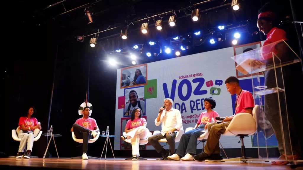 Mais de 200 estudantes da rede estadual de ensino de diversas regiões da Bahia, protagonistas do projeto Agência de Notícias,