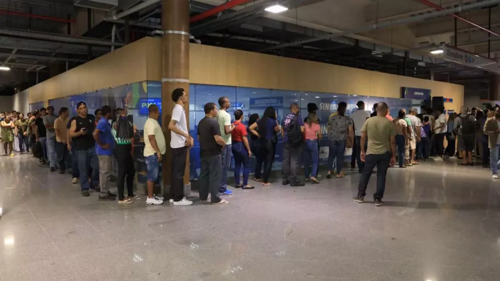 profissional, esta quarta-feira (30) começou com esperança. O Governo do Estado lançou, em Salvador, o ‘Dia T – Dia dos Trabalhadores(as)’,