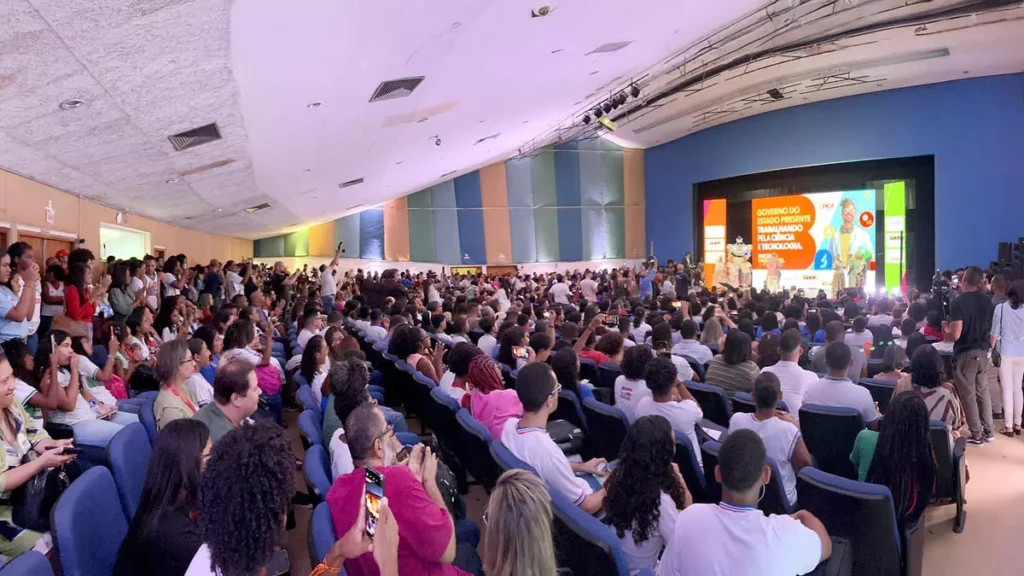 Reconhecendo a importância da educação científica para o desenvolvimento social e econômico da Bahia, os Governos Federal