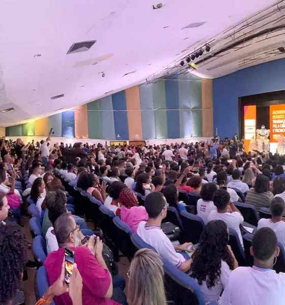 Reconhecendo a importância da educação científica para o desenvolvimento social e econômico da Bahia, os Governos Federal