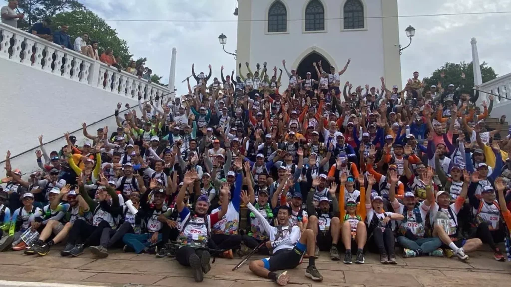 Cerca de 200 atletas do Brasil e de mais 13 países participam do Malacara Race, prova que une trekking, canoagem, mountain bike e rapel,