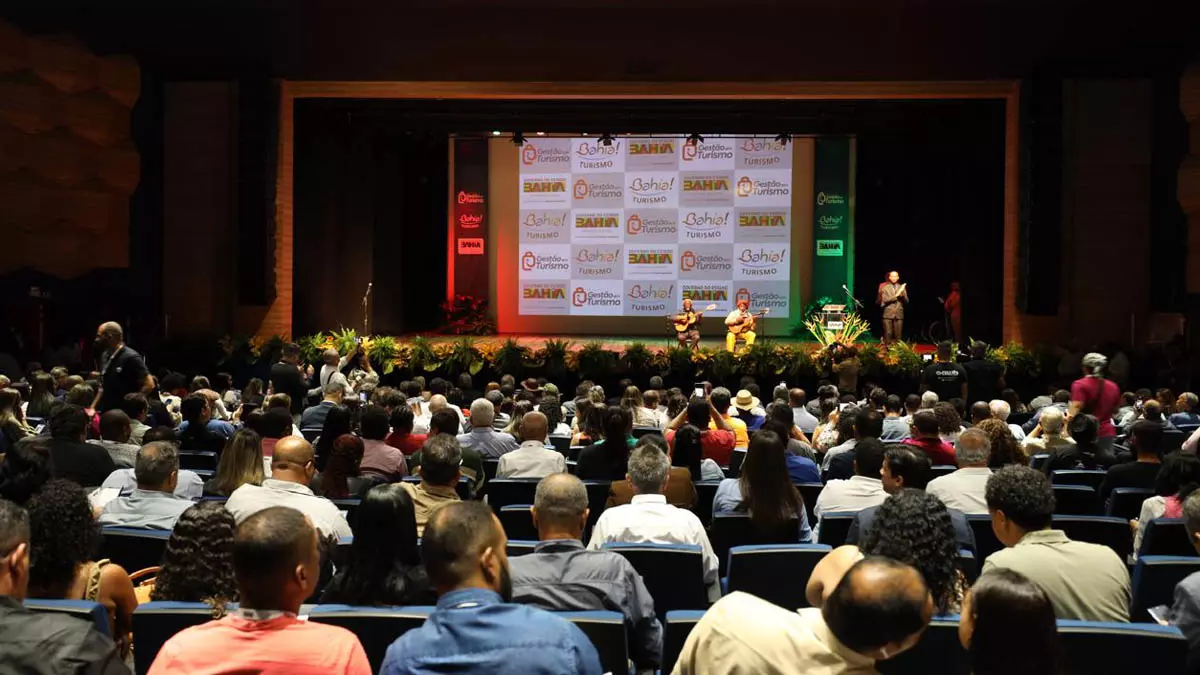 meio da Secretaria de Turismo (Setur), realizou, nesta quarta (07), o II Seminário de Gestão em Turismo da Bahia, em Feira de Santana.