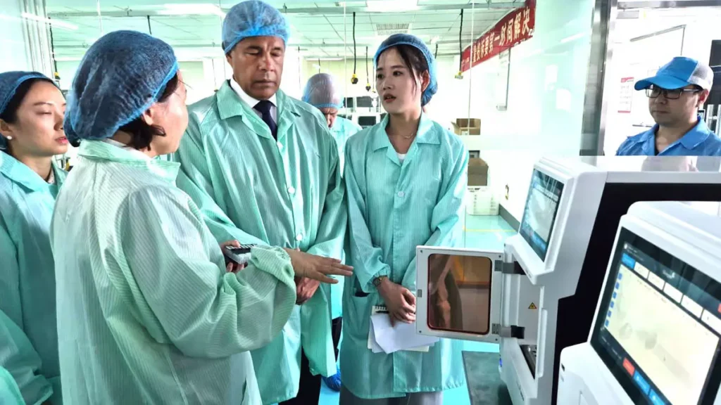 Em seu quinto e último dia de agendas na China, o governador Jerônimo Rodrigues esteve na sede da Hotgen Biotech, empresa