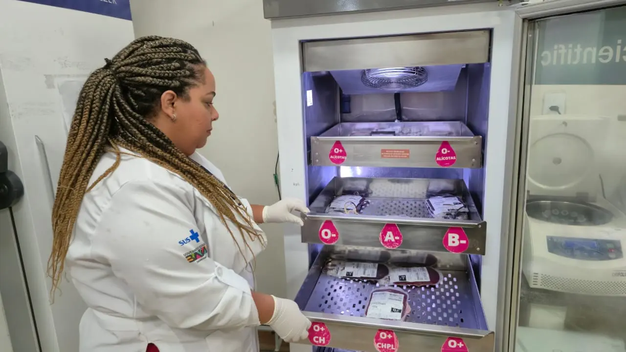 O Hospital Geral Roberto Santos (HGRS), em Salvador, enfrenta uma situação crítica em seu banco de sangue. Atualmente,