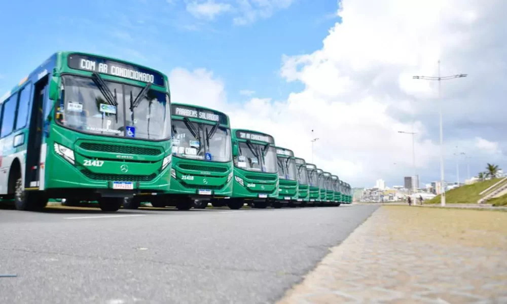 seis novas viagens em dias úteis, subindo de 124 para 130. Já a linha 0141 – Lapa x Federação/HGE contará com um incremento de viagens
