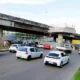 Para a continuidade das obras de construção de um elevado na Rótula do Abacaxi, o trânsito será bloqueado no trecho entre o