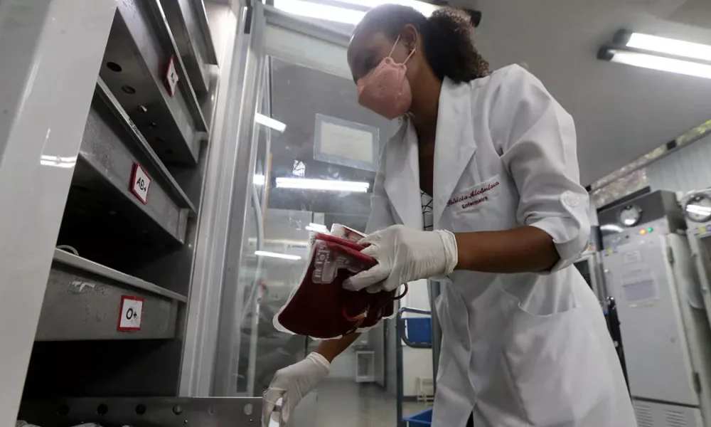 Neste sábado (14), o Hospital Geral Roberto Santos (HGRS), em parceria com a Hemoba, promove campanha de coleta de sangue para